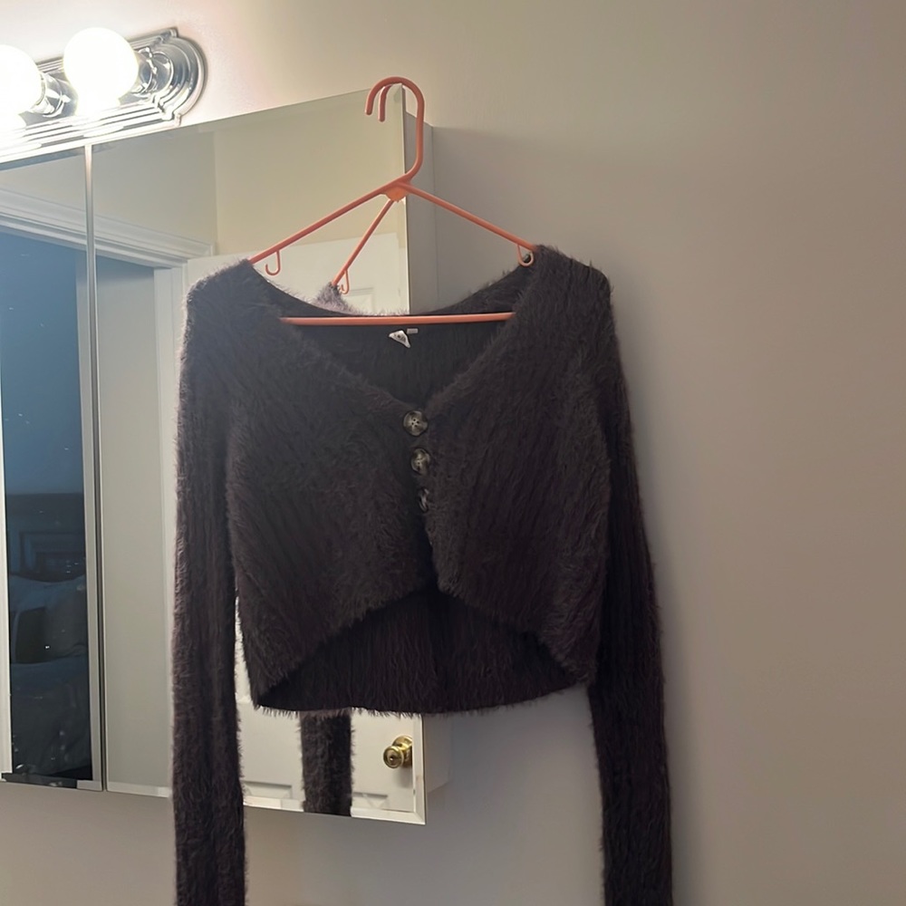 Cozy gray cropped sweater